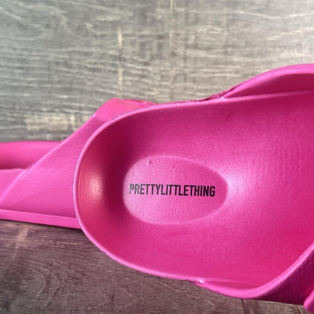 PrettyLittleThing Hot Pink Rubber Slides Buckle Sandals Womens US 7 Pool Beach - Picture 9 of 10